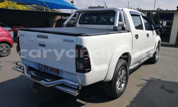 Buy Used Toyota Hilux White Car in Lusaka in Zambia Buy Used Toyota Hilux White Car in Lusaka in Zambia