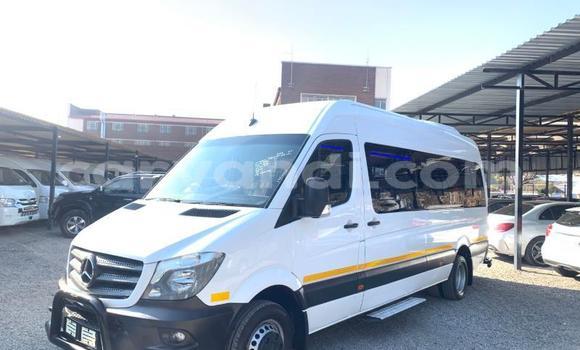 Buy Used Mercedes Viano White Car in Lusaka in Zambia Buy Used Mercedes Viano White Car in Lusaka in Zambia