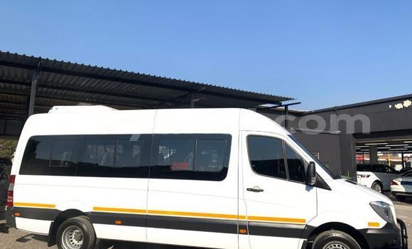Buy Used Mercedes Viano White Car in Lusaka in Zambia Buy Used Mercedes Viano White Car in Lusaka in Zambia
