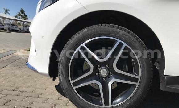 Acheter Occasion Voiture Mercedes‒Benz GLE Blanc à Kabwe, Zambie Acheter Occasion Voiture Mercedes‒Benz GLE Blanc à Kabwe, Zambie