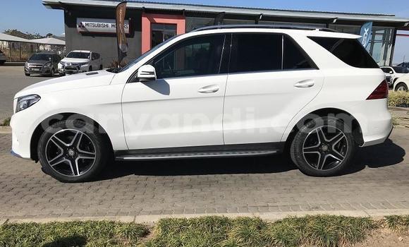 Acheter Occasion Voiture Mercedes‒Benz GLE Blanc à Kabwe, Zambie Acheter Occasion Voiture Mercedes‒Benz GLE Blanc à Kabwe, Zambie