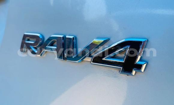 Acheter Occasion Voiture Toyota RAV4 Blanc à Kalulushi, Copperbelt Acheter Occasion Voiture Toyota RAV4 Blanc à Kalulushi, Copperbelt