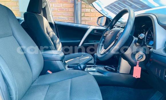 Acheter Occasion Voiture Toyota RAV4 Blanc à Kalulushi, Copperbelt Acheter Occasion Voiture Toyota RAV4 Blanc à Kalulushi, Copperbelt