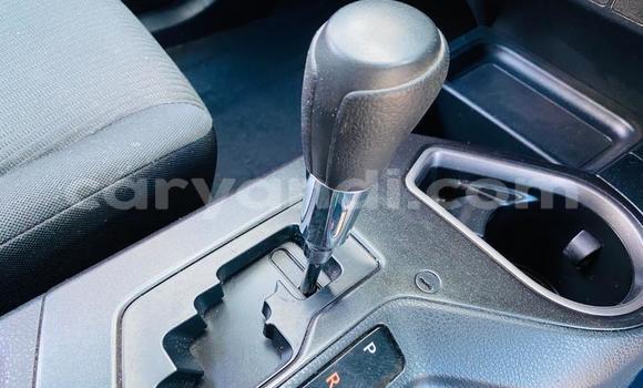 Acheter Occasion Voiture Toyota RAV4 Blanc à Kalulushi, Copperbelt Acheter Occasion Voiture Toyota RAV4 Blanc à Kalulushi, Copperbelt