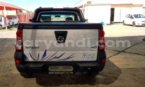 Acheter Occasion Voiture Nissan NP 300 Blanc à Zambèze, Nord-Ouest Acheter Occasion Voiture Nissan NP 300 Blanc à Zambèze, Nord-Ouest