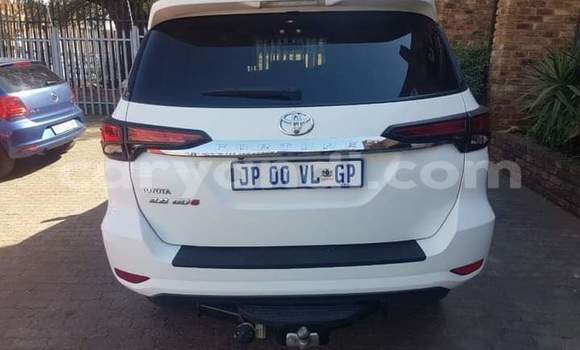 Buy Used Toyota Fortuner White Car in Kitwe in Zambia Buy Used Toyota Fortuner White Car in Kitwe in Zambia