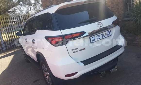 Buy Used Toyota Fortuner White Car in Kitwe in Zambia Buy Used Toyota Fortuner White Car in Kitwe in Zambia