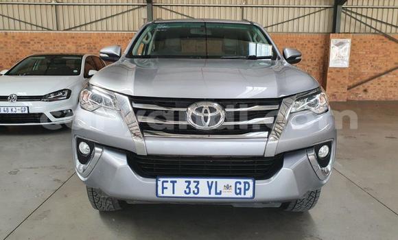Acheter Occasion Voiture Toyota Fortuner Gris à Zambèze, Nord-Ouest