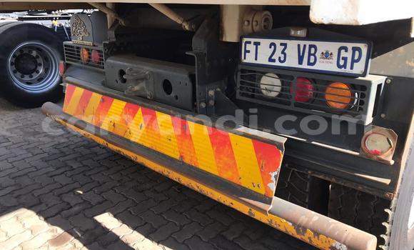 Acheter Occasion Utilitaire Mercedes–Benz Tipper Blanc à Zambèze, Nord-Ouest Acheter Occasion Utilitaire Mercedes–Benz Tipper Blanc à Zambèze, Nord-Ouest