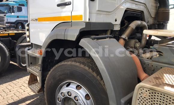 Acheter Occasion Utilitaire Mercedes–Benz Tipper Blanc à Zambèze, Nord-Ouest Acheter Occasion Utilitaire Mercedes–Benz Tipper Blanc à Zambèze, Nord-Ouest