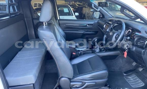 Buy Used Toyota Hilux White Car in Mpika in Northern Buy Used Toyota Hilux White Car in Mpika in Northern