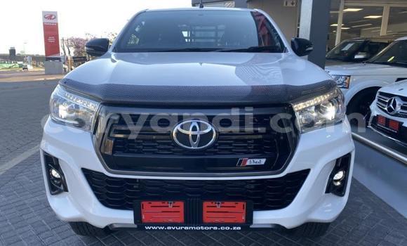 Buy Used Toyota Hilux White Car in Mpika in Northern Buy Used Toyota Hilux White Car in Mpika in Northern