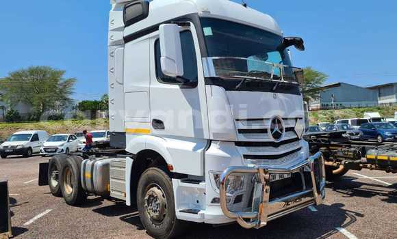 Acheter Occasion Utilitaire Mercedes–Benz Arocs Blanc à Zambèze, Nord-Ouest Acheter Occasion Utilitaire Mercedes–Benz Arocs Blanc à Zambèze, Nord-Ouest