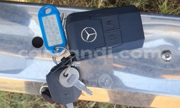 Acheter Occasion Utilitaire Mercedes–Benz Arocs Blanc à Zambèze, Nord-Ouest Acheter Occasion Utilitaire Mercedes–Benz Arocs Blanc à Zambèze, Nord-Ouest