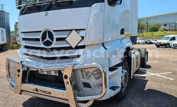 Acheter Occasion Utilitaire Mercedes–Benz Arocs Blanc à Zambèze, Nord-Ouest Acheter Occasion Utilitaire Mercedes–Benz Arocs Blanc à Zambèze, Nord-Ouest