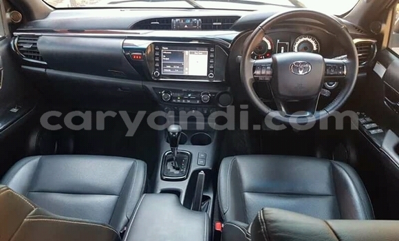 Acheter Occasion Voiture Toyota Hilux Blanc à Zambèze, Nord-Ouest Acheter Occasion Voiture Toyota Hilux Blanc à Zambèze, Nord-Ouest