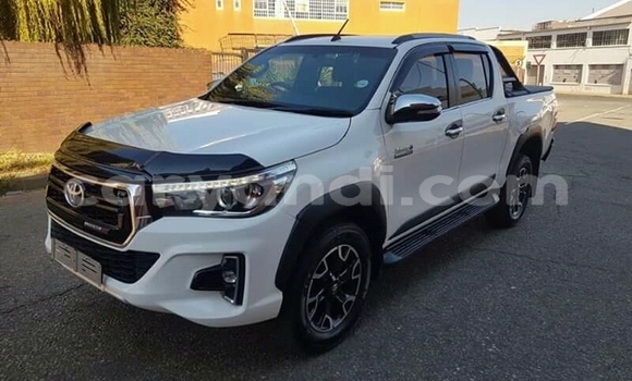 Acheter Occasion Voiture Toyota Hilux Blanc à Zambèze, Nord-Ouest Acheter Occasion Voiture Toyota Hilux Blanc à Zambèze, Nord-Ouest