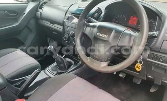 Acheter Occasion Voiture Isuzu KB Blanc à Livingstone, Zambie