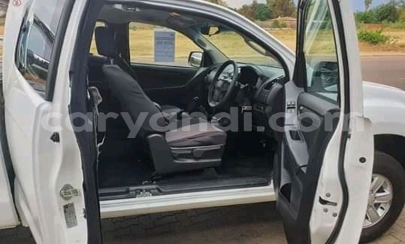 Buy Used Isuzu KB White Car in Livingstone in Zambia Buy Used Isuzu KB White Car in Livingstone in Zambia