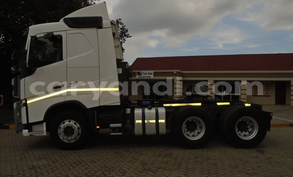 Buy Used Volvo F4 White Truck in Lusaka in Zambia Buy Used Volvo F4 White Truck in Lusaka in Zambia