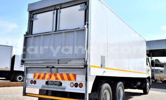 Buy Used Nissan UD White Truck in Lusaka in Zambia Buy Used Nissan UD White Truck in Lusaka in Zambia