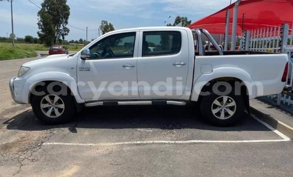Buy Used Toyota Hilux White Car in Livingstone in Zambia Buy Used Toyota Hilux White Car in Livingstone in Zambia