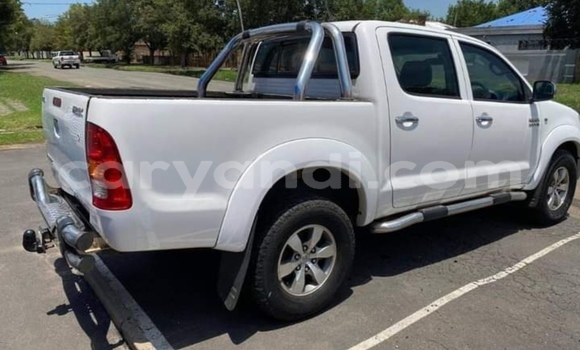 Buy Used Toyota Hilux White Car in Livingstone in Zambia Buy Used Toyota Hilux White Car in Livingstone in Zambia