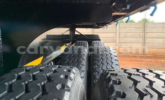 Buy Used DAF CF Blue Truck in Lusaka in Zambia Buy Used DAF CF Blue Truck in Lusaka in Zambia