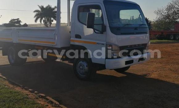 Tenga Tsaru Mitsubishi Fuso Chena Rori in Lusaka in Zambia Tenga Tsaru Mitsubishi Fuso Chena Rori in Lusaka in Zambia