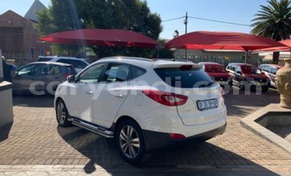 Buy Used Hyundai ix35 White Car in Mufulira in Zambia Buy Used Hyundai ix35 White Car in Mufulira in Zambia