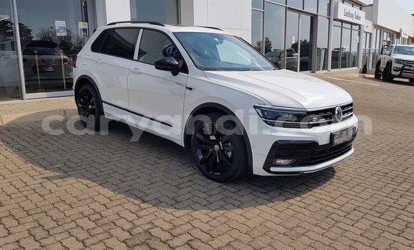 Acheter Occasion Voiture Volkswagen Tiguan Blanc à Kitwe, Zambie