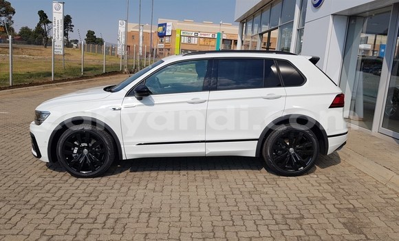 Buy Used Volkswagen Tiguan White Car in Kitwe in Zambia Buy Used Volkswagen Tiguan White Car in Kitwe in Zambia
