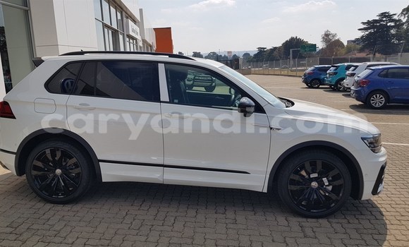 Buy Used Volkswagen Tiguan White Car in Kitwe in Zambia Buy Used Volkswagen Tiguan White Car in Kitwe in Zambia