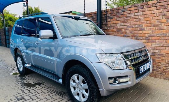 Acheter Occasion Voiture Mitsubishi Pajero Gris à Chingola, Zambie