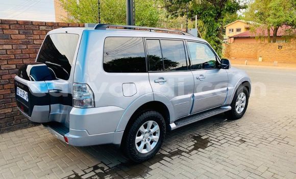 Acheter Occasion Voiture Mitsubishi Pajero Gris à Chingola, Zambie Acheter Occasion Voiture Mitsubishi Pajero Gris à Chingola, Zambie
