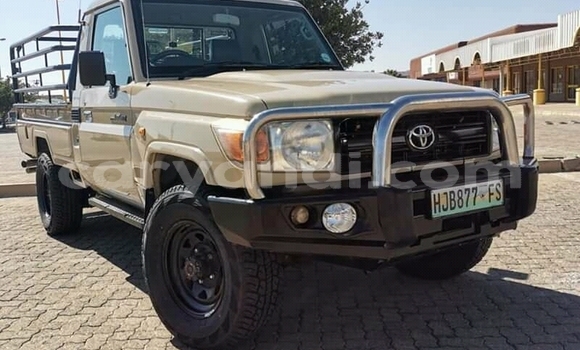 Acheter Occasion Voiture Toyota FJ Cruiser Beige à Chingola, Zambie Acheter Occasion Voiture Toyota FJ Cruiser Beige à Chingola, Zambie