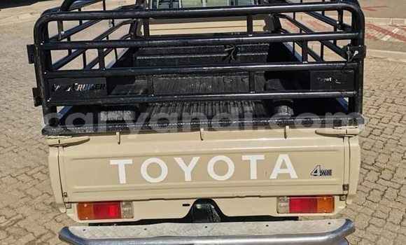 Acheter Occasion Voiture Toyota FJ Cruiser Beige à Chingola, Zambie Acheter Occasion Voiture Toyota FJ Cruiser Beige à Chingola, Zambie