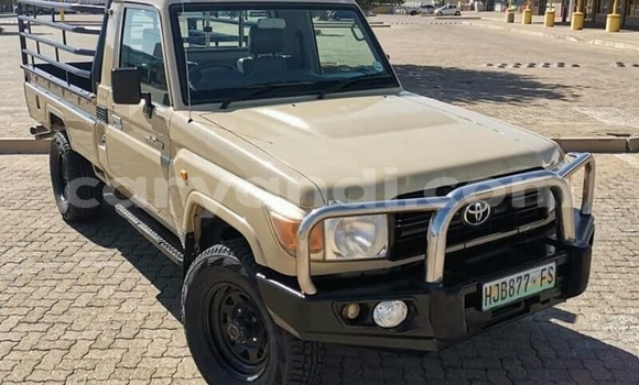 Acheter Occasion Voiture Toyota FJ Cruiser Beige à Chingola, Zambie Acheter Occasion Voiture Toyota FJ Cruiser Beige à Chingola, Zambie