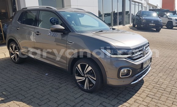 Buy Used Volkswagen T-Roc White Car in Chingola in Zambia