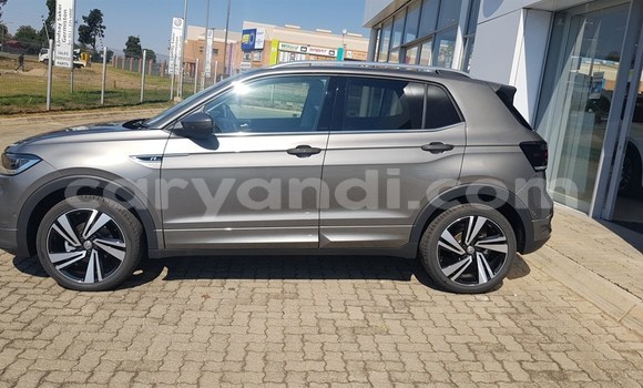 Tenga Tsaru Volkswagen T-Roc Chena Mota in Chingola in Zambia Tenga Tsaru Volkswagen T-Roc Chena Mota in Chingola in Zambia