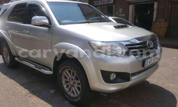 Acheter Occasion Voiture Toyota Fortuner Gris à Isoka, Nord Acheter Occasion Voiture Toyota Fortuner Gris à Isoka, Nord