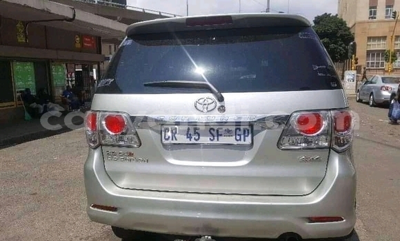 Acheter Occasion Voiture Toyota Fortuner Gris à Isoka, Nord Acheter Occasion Voiture Toyota Fortuner Gris à Isoka, Nord