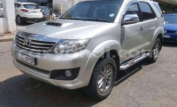 Acheter Occasion Voiture Toyota Fortuner Gris à Isoka, Nord Acheter Occasion Voiture Toyota Fortuner Gris à Isoka, Nord