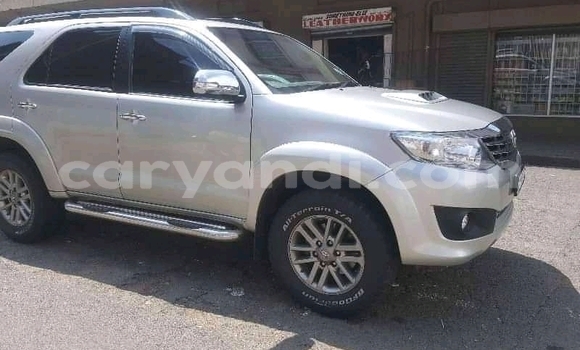 Acheter Occasion Voiture Toyota Fortuner Gris à Isoka, Nord Acheter Occasion Voiture Toyota Fortuner Gris à Isoka, Nord