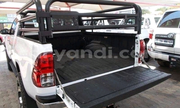 Acheter Occasion Voiture Toyota Hilux Blanc à Isoka, Nord Acheter Occasion Voiture Toyota Hilux Blanc à Isoka, Nord