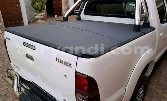 Acheter Occasion Voiture Toyota Hilux Blanc à Isoka, Nord Acheter Occasion Voiture Toyota Hilux Blanc à Isoka, Nord