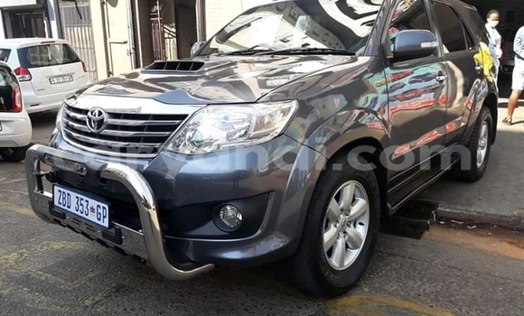 Acheter Occasion Voiture Toyota Fortuner Noir à Isoka, Nord Acheter Occasion Voiture Toyota Fortuner Noir à Isoka, Nord