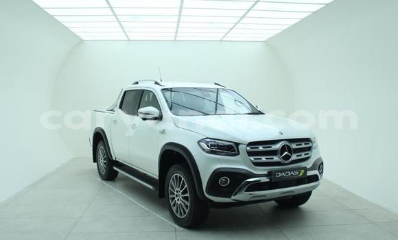 Buy Used Mercedes‒Benz 190 (W201) White Car in Chingola in Zambia