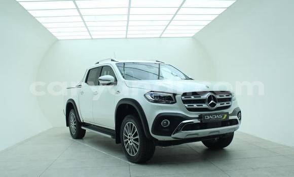 Tenga Tsaru Mercedes‒Benz 190 (W201) Chena Mota in Chingola in Zambia Tenga Tsaru Mercedes‒Benz 190 (W201) Chena Mota in Chingola in Zambia