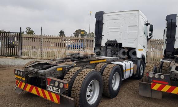 Acheter Occasion Utilitaire Volvo F4 Blanc à Mazabuka, Du sud Acheter Occasion Utilitaire Volvo F4 Blanc à Mazabuka, Du sud